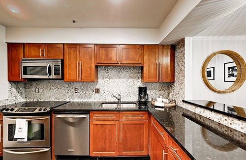 Academy Square Condo | REMODELED & SUPER STYLISH 1BR - DOWNTOWN NASHVILLE