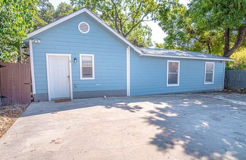 Five Points Apartment | Remodeled Vintage Charm 1BR/1BA Apt Close to DT