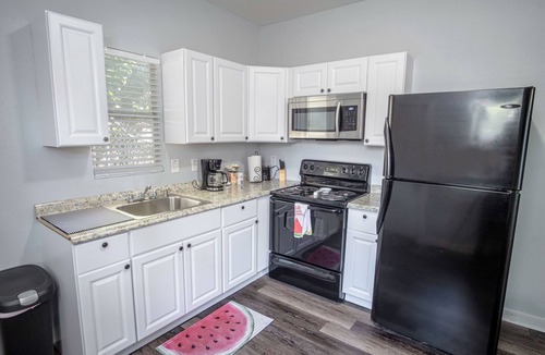 Five Points House | Remodeled Vintage Charm 1br/1ba Apt Close to DT
