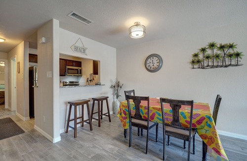 Corpus Christi House | Remodeled Waterfront Townhouse/Close to Beach