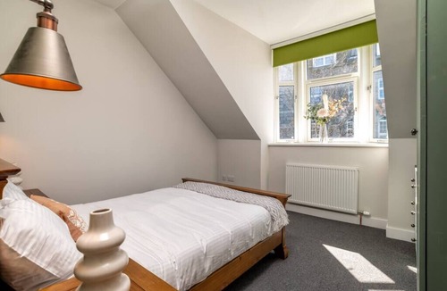 Aberdeen West End Apartment | Remodelled Luxury 3 Bed Apartment