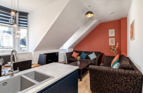 Aberdeen West End Apartment | Remodelled Luxury 3 Bed Apartment