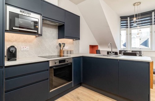 Aberdeen West End Apartment | Remodelled Luxury 3 Bed Apartment