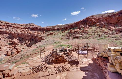 Moab Apartment | Remote Base Camp Disc Golf, Hike, ATV and Views