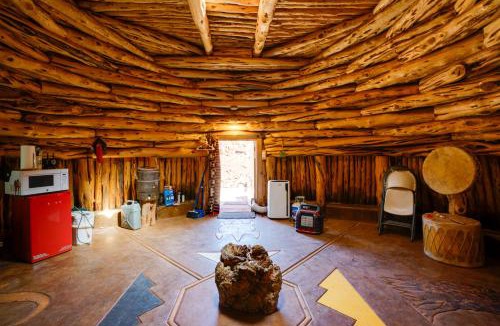 Moab Apartment | Remote Base Camp Disc Golf, Hike, ATV and Views