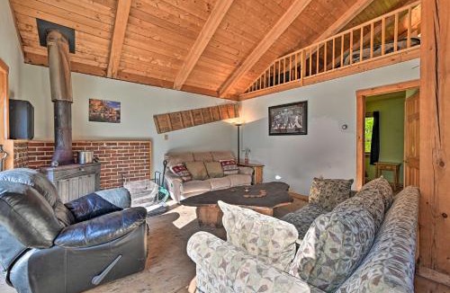 Stowe Area House | Remote Cabin w/Fire Pit: 3 Miles to Stowe Mtn!