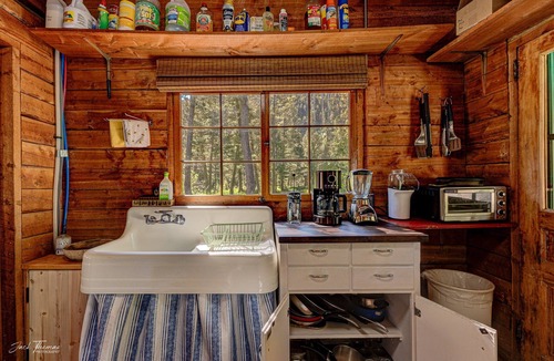 Canyon Creek Cabin | Remote, comfortable rustic cabins, tranquil stream-side, nature at your doorstep