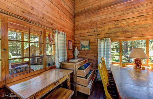 Canyon Creek Cabin | Remote, comfortable rustic cabins, tranquil stream-side, nature at your doorstep