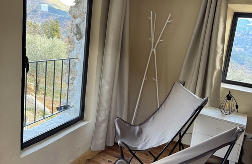 Buis-les-Baronnies Cabin | Remote cottage with valley views