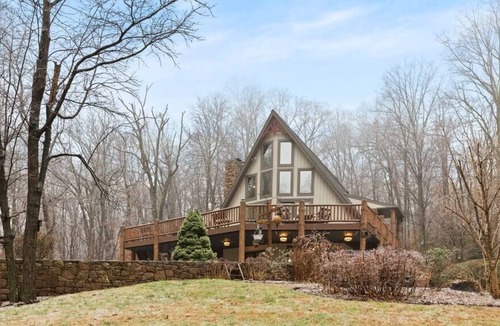 North Coventry Township Cabin | Remote Cozy Getaway in the Woods