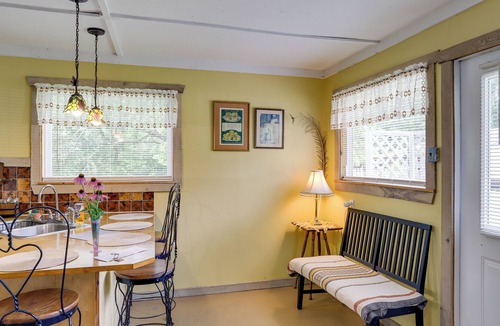 Bourbon Cottage | Remote Missouri Getaway w/ Grill & Fire Pit!