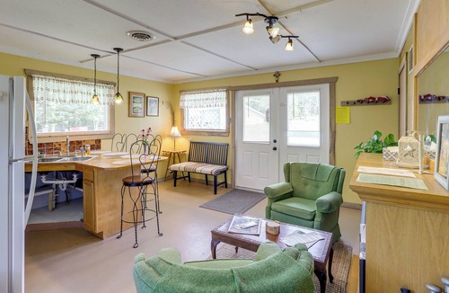 Bourbon Cottage | Remote Missouri Getaway w/ Grill & Fire Pit!