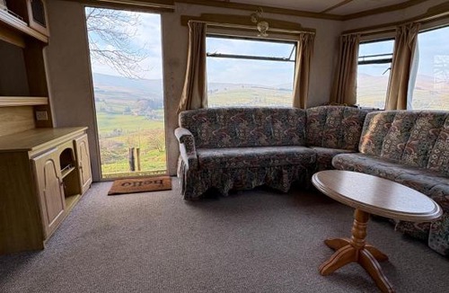 Cranagh Apartment | Remote Mountain View lodge