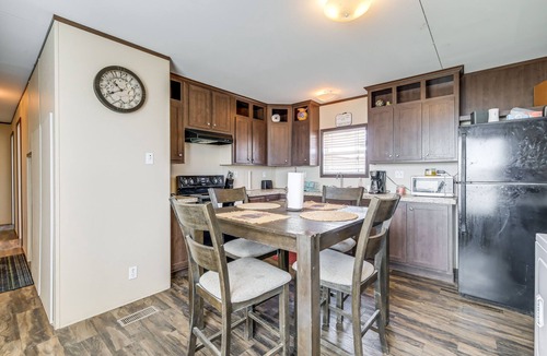 Girvin House | Remote Texas Group Retreat w/Free WiFi!