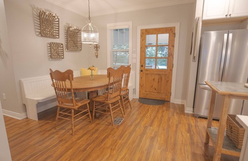 Schulenburg House | Ren Farmhouse! 17 acres | Game Barn! | 10 mi to Wed Venues!