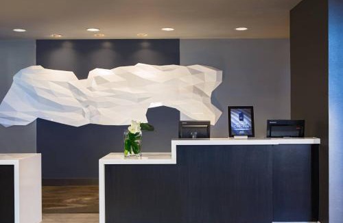 O'Hare Hotel | Renaissance Chicago O'Hare Suites Hotel