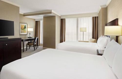 Farmers Branch Hotel | Renaissance Dallas North Hotel