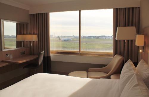Heathrow Villages Hotel | Renaissance London Heathrow Hotel