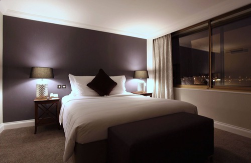 Heathrow Villages Hotel | Renaissance London Heathrow Hotel