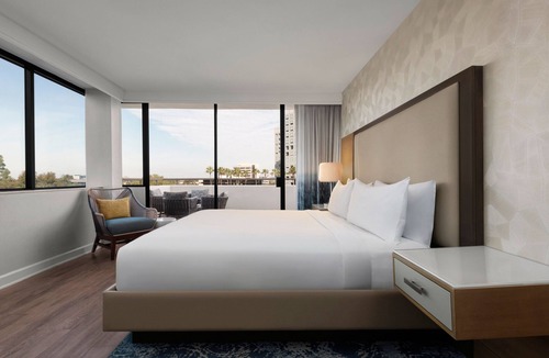 Airport Area Hotel | Renaissance Newport Beach Hotel