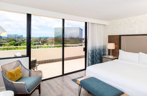 Airport Area Hotel | Renaissance Newport Beach Hotel