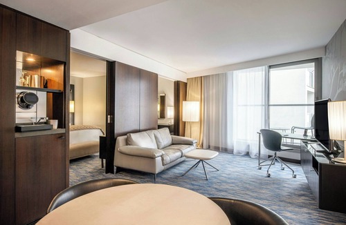 Ternes Hotel | Renaissance Paris Arc de Triomphe Hotel