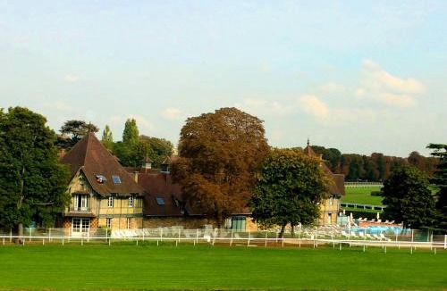 Rueil-Malmaison Hotel | Renaissance Paris Hippodrome de St. Cloud Hotel