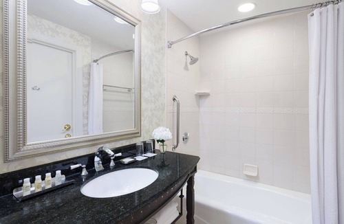 Cultural District Hotel | Renaissance Pittsburgh Hotel