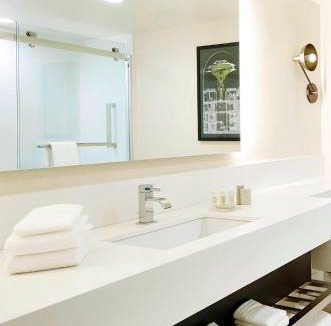 Airport Township Hotel | Renaissance St. Louis Airport Hotel