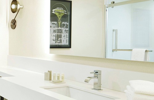 Airport Township Hotel | Renaissance St. Louis Airport Hotel