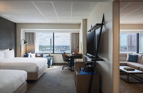 Downtown Toledo Hotel | Renaissance Toledo Downtown Hotel
