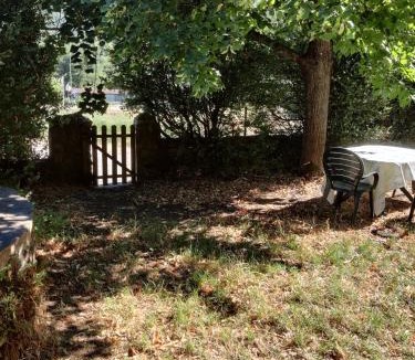 Molieres-Cavaillac House | Rendez-vous sous le tilleul, en Cevennes.