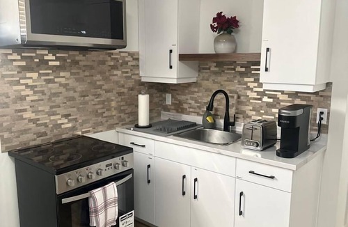 Moncton House | Renet Suite