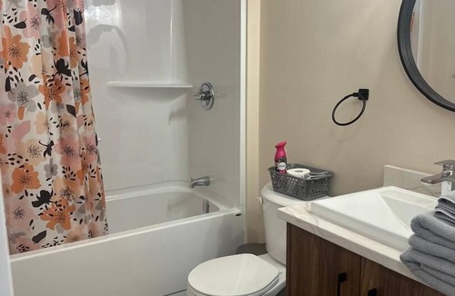 Moncton House | Renet Suite