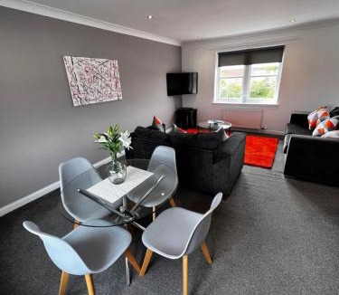 Renfrew Apartment | Renfrew Home from Home