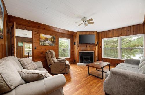 Mayfield House | Rennie Lake Hideaway