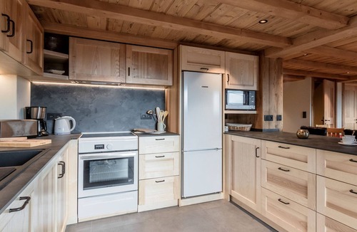 Saint-Nicolas-de-Veroce Apartment | Renovated chalet for 10 pers., St-Gervais, balcony, parking