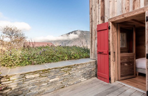 Saint-Nicolas-de-Veroce Apartment | Renovated chalet for 10 pers., St-Gervais, balcony, parking
