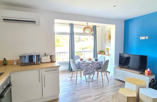 Saint-Mandrier-sur-Mer Apartment | Renovated, air-conditioned, fully-equipped T2