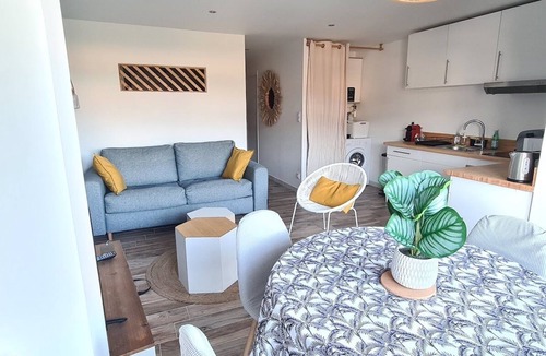 Saint-Mandrier-sur-Mer Apartment | Renovated, air-conditioned, fully-equipped T2
