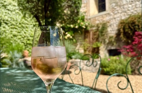 Saint-Victor-des-Oules Villa | Renovated Priory for 8 – Peaceful Escape in Southern France
