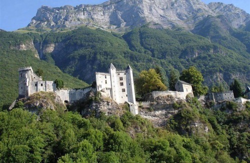 Saint-Pierre-d'Albigny House | Renovated country farm located between Chambéry and Albertville, towns of Art and History. Situation id