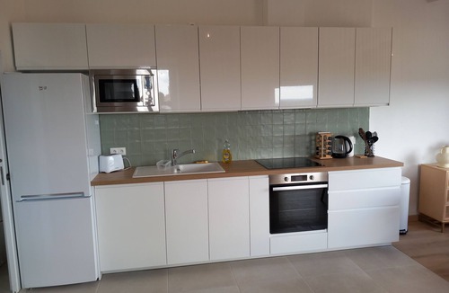 Lacoste Apartment | Renovated 100m2 apartment with panoramic view, 20m2 terrace, sleeps 6