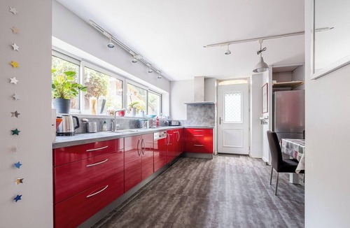 Amidonniers - Caffarelli Condo | Renovated 130m2 apartment in RDJ with office, garden and parking in town center