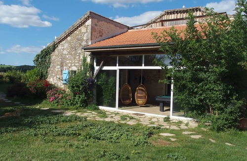 Saint-Mezard Cottage | Renovated 18th-century stone house, animals and nature - 10 to 15 people.
