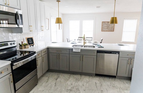 Bellville House | Renovated 1940's era cottage - 2 Blocks from downtown Bellville!
