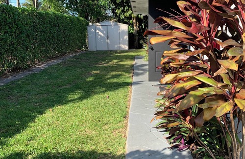 North Andrews Gardens Apartment | Renovated 2-bedroom/1 bath apartment Centrally located in Fort Lauderdale