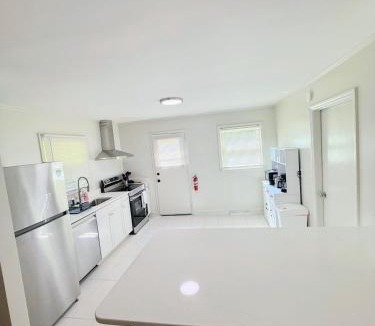 Durham House | Renovated 2 Bed Walltown Home Walk to Duke! B