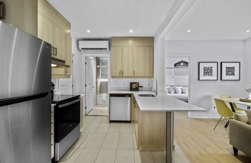 Rosemont-La Petite-Patrie Apartment | Renovated 2-Bedroom Haven by Jean Talon Market