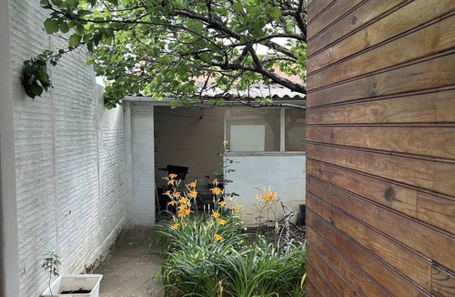 Issy-les-Moulineaux Apartment | Renovated 22m² studio with private tree-lined courtyard